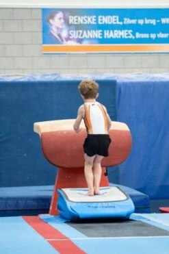 AirTrack® AirBoard Boost -Hoka Sports Gear Shop G5156 B00 ecommerce 2