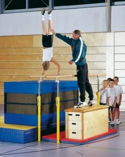 Turnquader -Hoka Sports Gear Shop G7928 03 ecommerce