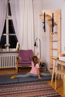 BenchK® Sprossenwand 111 Mit Klimmzugbügel, Seil Und Ringen 14 BenchK® Sprossenwand 111 Mit Klimmzugbügel, Seil Und Ringen -Hoka Sports Gear Shop K2352 A04 ecommerce