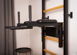 BenchK® Sprossenwand 723B Mit Klimmzugstange, Dip-Bügel & Trainingsbank -Hoka Sports Gear Shop K2372 A06 ecommerce