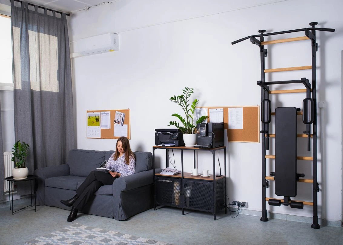 BenchK® Sprossenwand 523B Mit Klimmzugstange, Dip-Bügel & Trainingsbank 9 BenchK® Sprossenwand 523B Mit Klimmzugstange, Dip-Bügel & Trainingsbank - Image 7