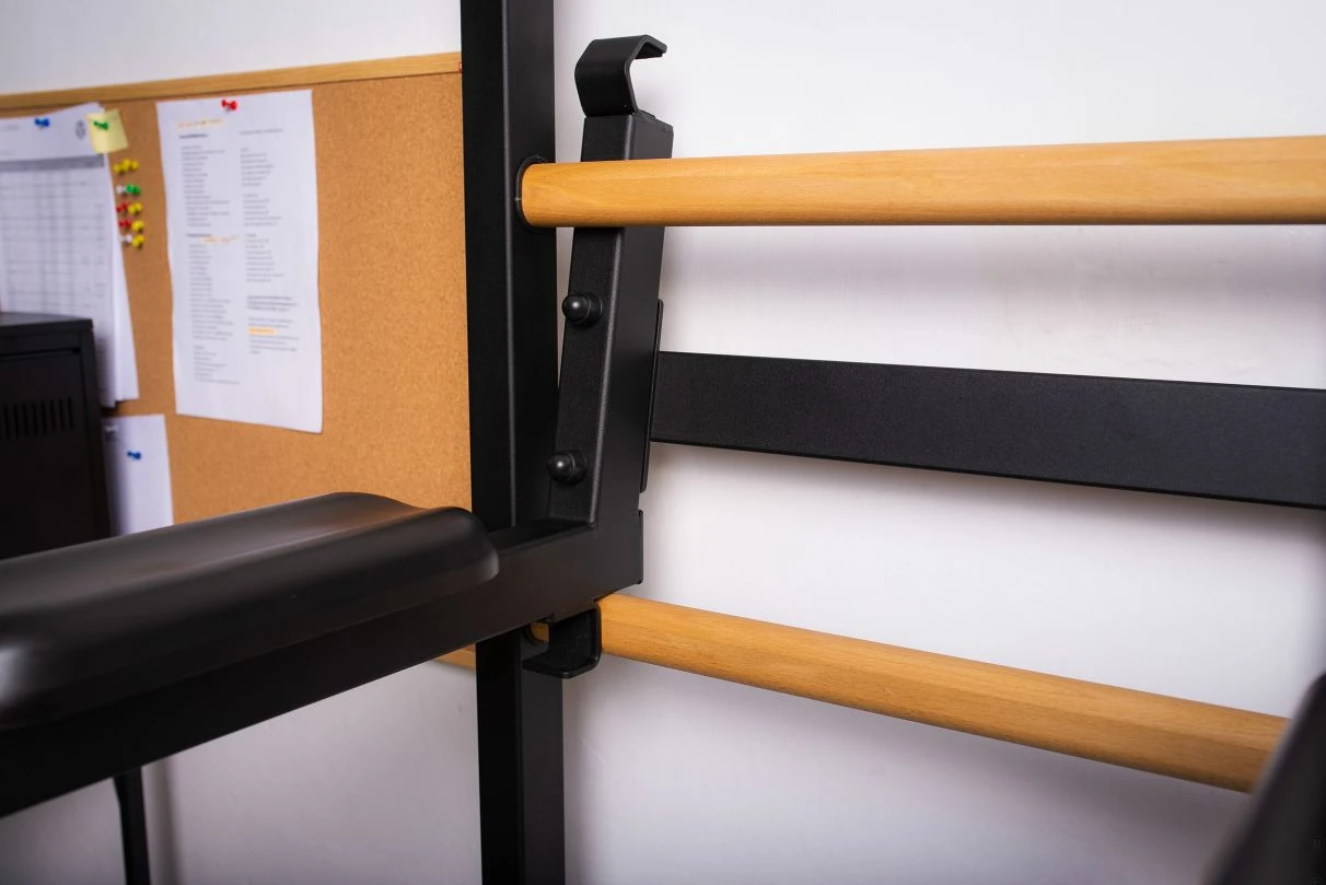 BenchK® Sprossenwand 523B Mit Klimmzugstange, Dip-Bügel & Trainingsbank 10 BenchK® Sprossenwand 523B Mit Klimmzugstange, Dip-Bügel & Trainingsbank - Image 8