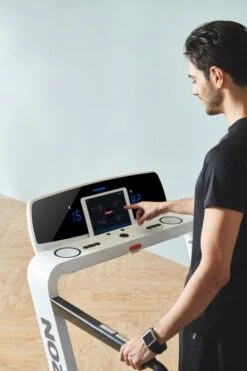 HORIZON FITNESS Laufband PARAGON X -Hoka Sports Gear Shop K7852 A03 ecommerce