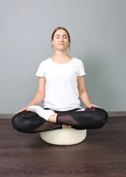 Meditationskissen Mantra 15 Meditationskissen Mantra -Hoka Sports Gear Shop T3024 B01 ecommerce