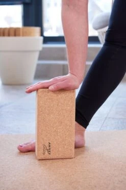 ARTZT Vitality® Yoga Block Kork -Hoka Sports Gear Shop T5581 B02 ecommerce