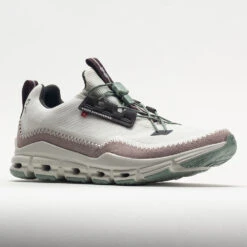 On Running On Cloudaway Women's Ice/Moss 12 On Running On Cloudaway Women's Ice/Moss -Hoka Sports Gear Shop 048877 5