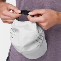 On Running On Lightweight Cap -Hoka Sports Gear Shop 055914 017 2