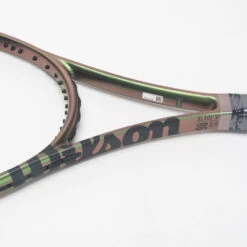 Wilson Blade 98 (16x19) V8 -Hoka Sports Gear Shop 102845 3