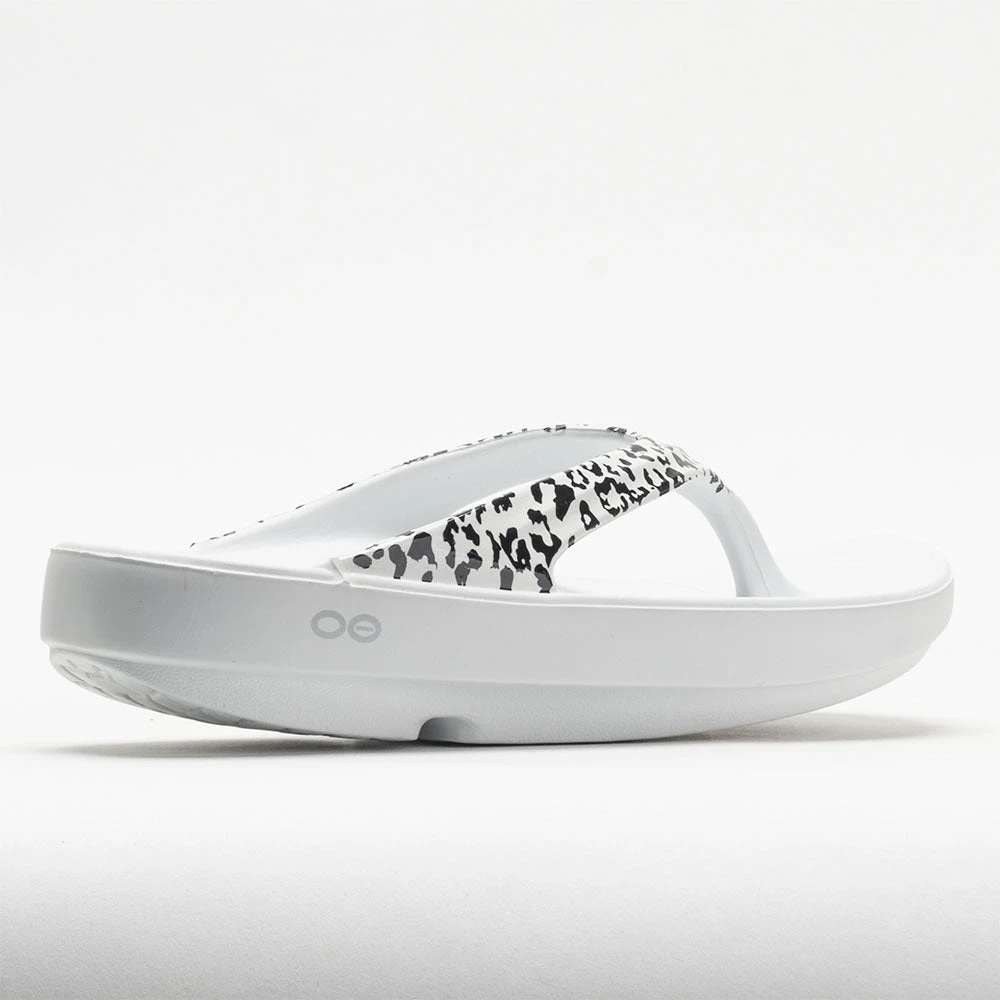 OOFOS OOlala Limited Women's White/Black Leopard 8 OOFOS OOlala Limited Women's White/Black Leopard - Image 6