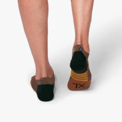 On Running On Low Socks Men's -Hoka Sports Gear Shop 651101 192 2