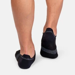 On Running On Ultralight Low Socks Men's -Hoka Sports Gear Shop 651250 864 2